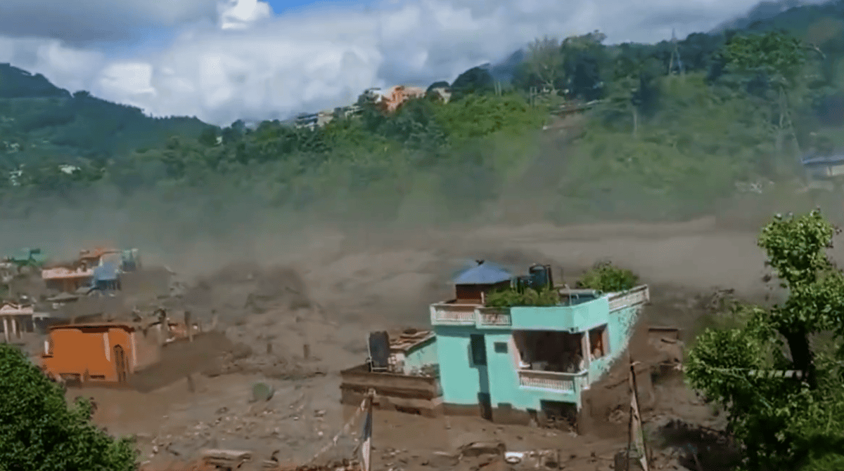 Tama w Tybecie może pęknąć. Nepal zagrożony kolejną powodzią