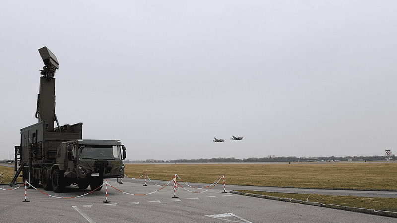 Leonardo KRONOS radar configured for the CAMM-ER air defence system.