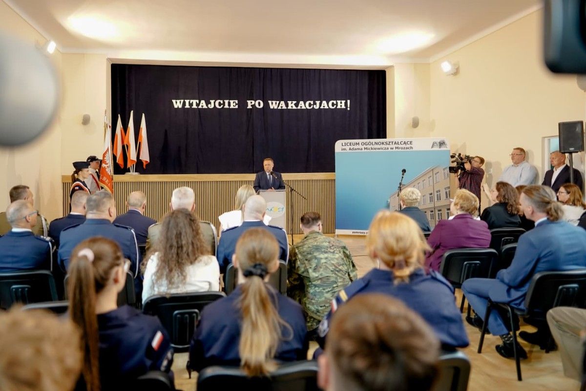 Mamy już prawie 200 klas mundurowych. Szef MSWiA: będzie ich więcej