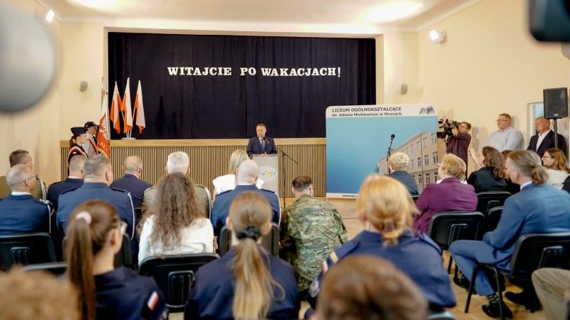 Rozpoczęcie roku szkolnego w Zespole Szkół im. Adama Mickiewicza w Mrozach