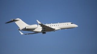 Amerykański Bombardier ARTEMIS II na niebie - zdjęcie poglądowe