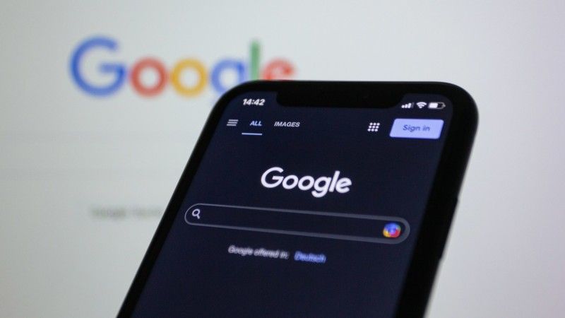 Badacze z dwóch amerykańskich uniwersytetów zidentyfikowali 4 tysiące fałszywych reklam aktywnych w systemie reklamowym Google. Wiele z nich prowadzi do stron ze złośliwym oprogramowaniem.