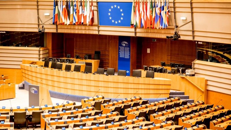 Wnętrze parlamentu europejskiego - zdjęcie poglądowe
