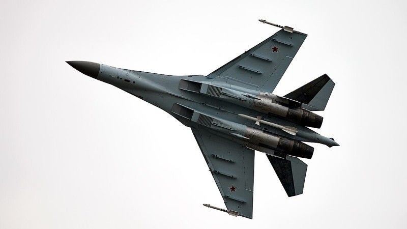 Myśliwiec Su-35S w locie - zdjęcie poglądowe