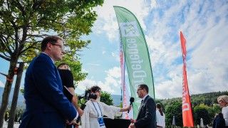 Minister energii Miłosz Motyka w czasie rozmowy z E24.