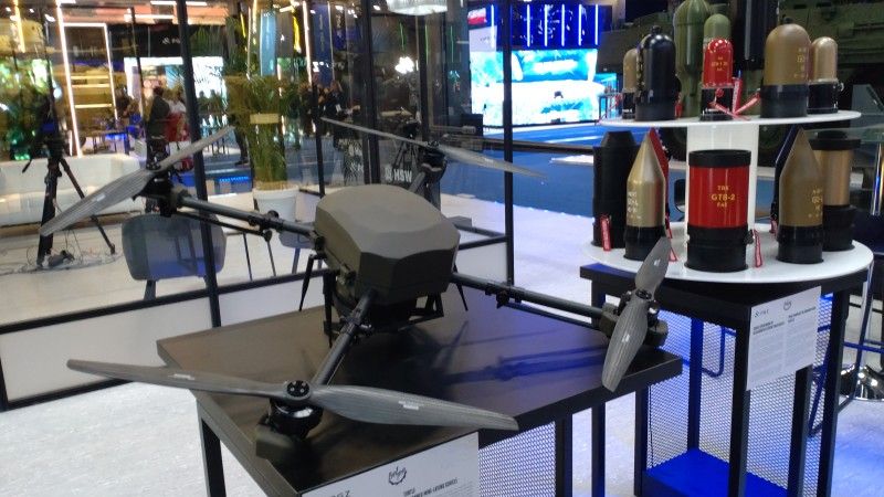 Prototyp bezzałogowego statku powietrznego Turtle oraz głowice bojowe wielu typów wytwarzane w Bydgoskich Zakładach Elektromechanicznych „Belma” S.A. podczas XXXIV Międzynarodowego Salonu Przemysłu Obronnego w Kielcach.