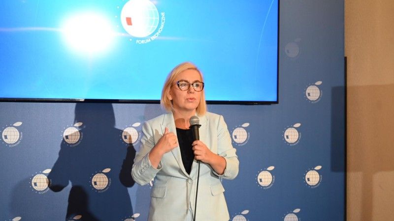 Szefowa MKiŚ Paulina Hennig-Kloska na XXXV Forum Ekonomicznym w Karpaczu.