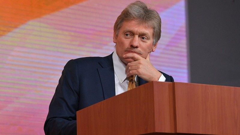 Dmitrij Pieskow w trakcie przemówienia - zdjęcie poglądowe