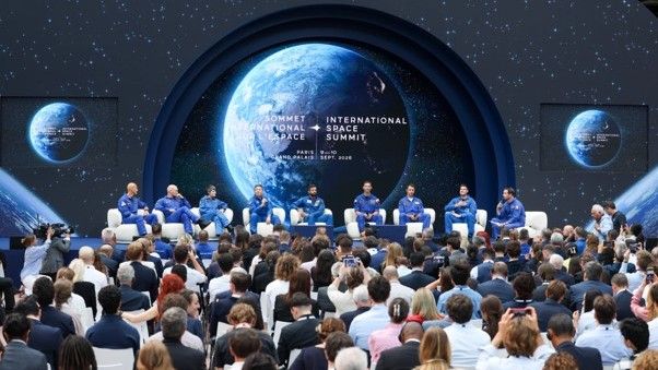 Astronauts panel during the summit.