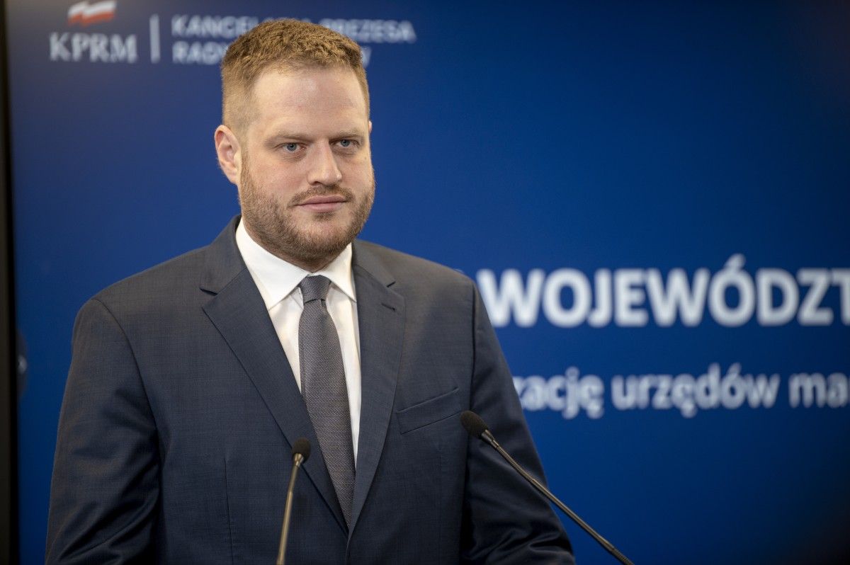 Poseł wyniósł dokumenty z MS. Resort i Służba Więzienna zawiadamiają prokuraturę