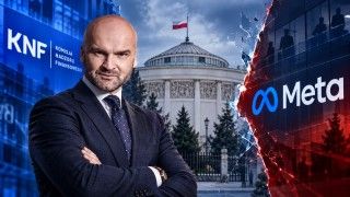 Rafał Brzoska w garniturze stoi na pierwszym planie na tle budynku Sejmu, a po bokach widoczne są logotypy KNF i Meta, rozdzielone pęknięciem symbolizującym konflikt.