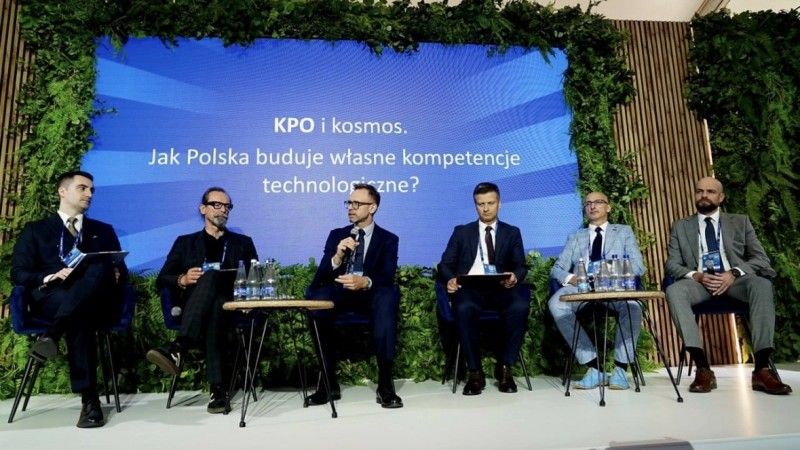 Polska, kosmos, satelity, technologia, polityka, Polska