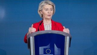 Ursula von der Leyen w trakcie przemówienia - zdjęcie poglądowe