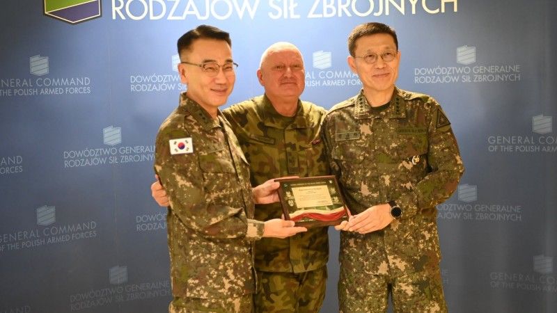 Szef sztabu Korei Południowej w Polsce.