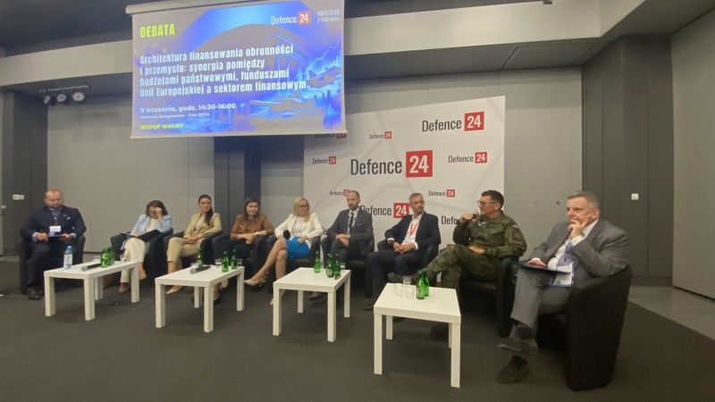 Architektura finansowania obronności i przemysłu.