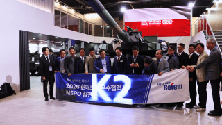 Prezentacja czołgu podstawowego K2 Black Panther na stoisku Hyundai Rotem Company podczas XXXIV Międzynarodowego Salonu Przemysłu Obronnego w Kielcach.
