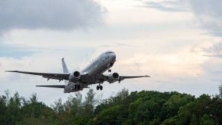 Samolot Poseidon P-8A w locie - zdjęcie poglądowe