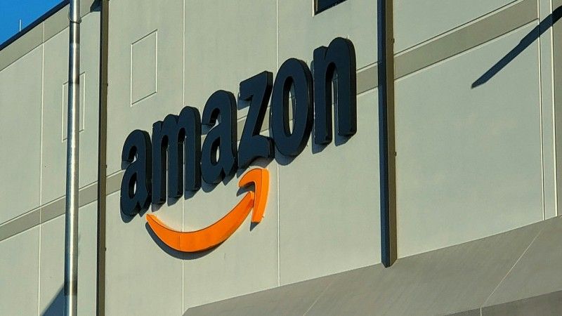 Amazon poinformował o utracie części danych, które przechowywano w centrach danych na Bliskim Wschodzie. Jest to efekt ataków, które przeprowadza Iran od początku wojny z USA.
