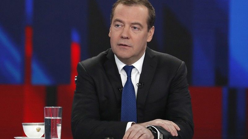 Dmitrij Miedwiediew w studiu - zdjęcie poglądowe