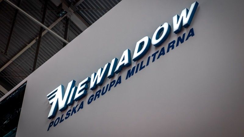 Główne stoisko spółki Niewiadów Polska Grupa Militarna podczas XXXIV Międzynarodowego Salonu Przemysłu Obronnego w Kielcach.