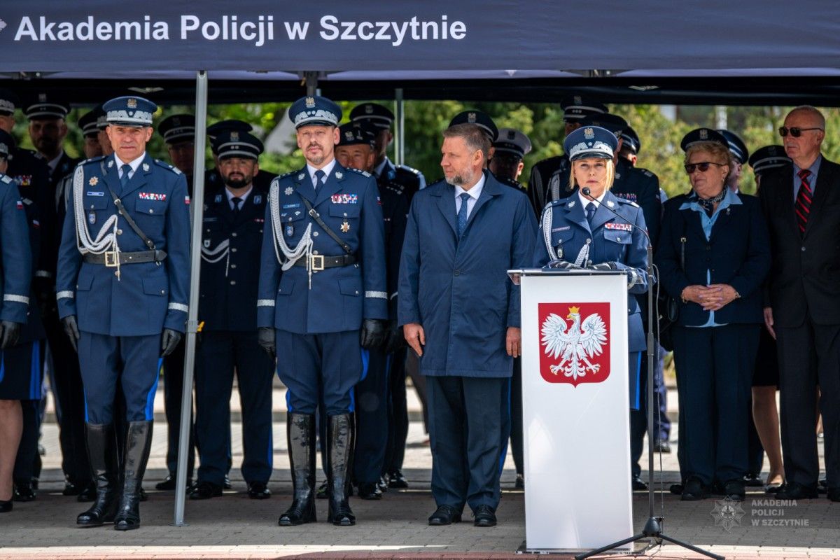 „Policja nie może być skostniała”. Rektor Akademii Policji o szkoleniach, pokoleniu „Z” i nowych zagrożeniach