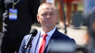 Prezes UODO zaapelował do Karola Nawrockiego o zaakceptowanie ustawy wdrażającej mechanizmy blokowania nielegalnych treści. Jego zdaniem, pomogą one w zwalczaniu cyfrowych zagrożeń.