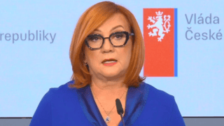 Alena Schillerová podczas przemówienia