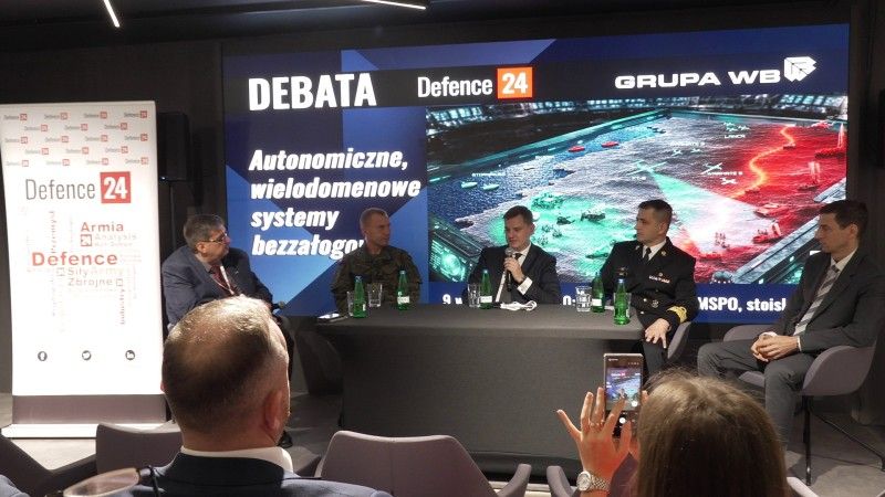 Panel dyskusyjny "Autonomiczne, wielodomenowe systemy bezzałogowe".