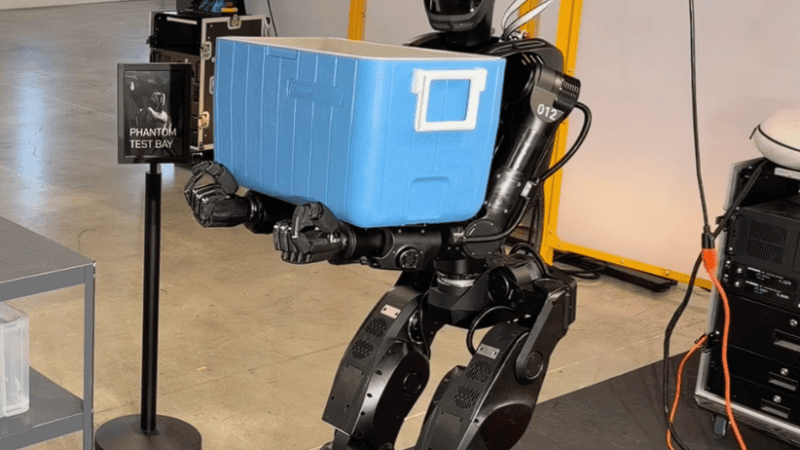 Humanoidalny robot firmy Foundation