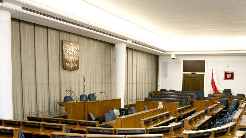 Senat podjął uchwałę w sprawie wyboru przewodniczącego Komisji Rozwoju i Bezpieczeństwa Sztucznej Inteligencji. Decyzja zamyka proces w parlamencie.