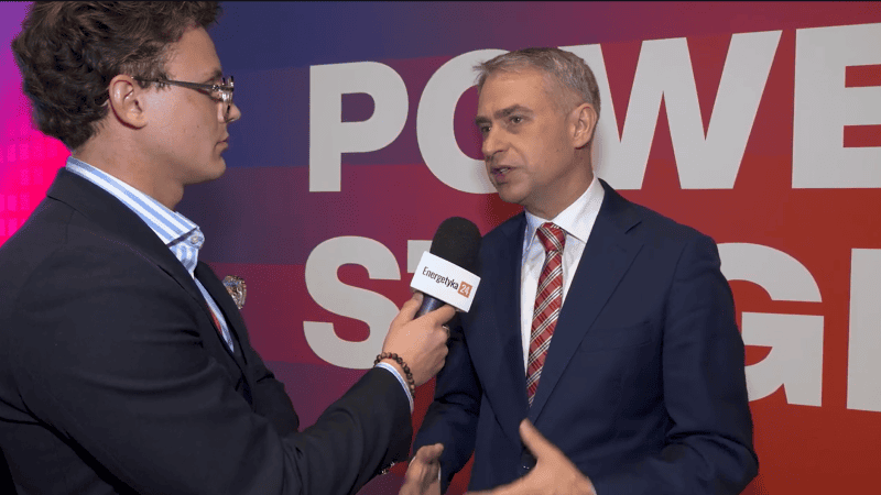 Minister cyfryzacji Krzysztof Gawkowski w rozmowie z red. E24 Karolem Byzdrą.