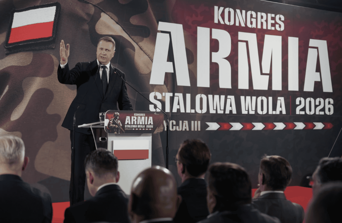 Obowiązkowe szkolenia i 800 zł za gotowość. PiS przedstawia plan dla armii