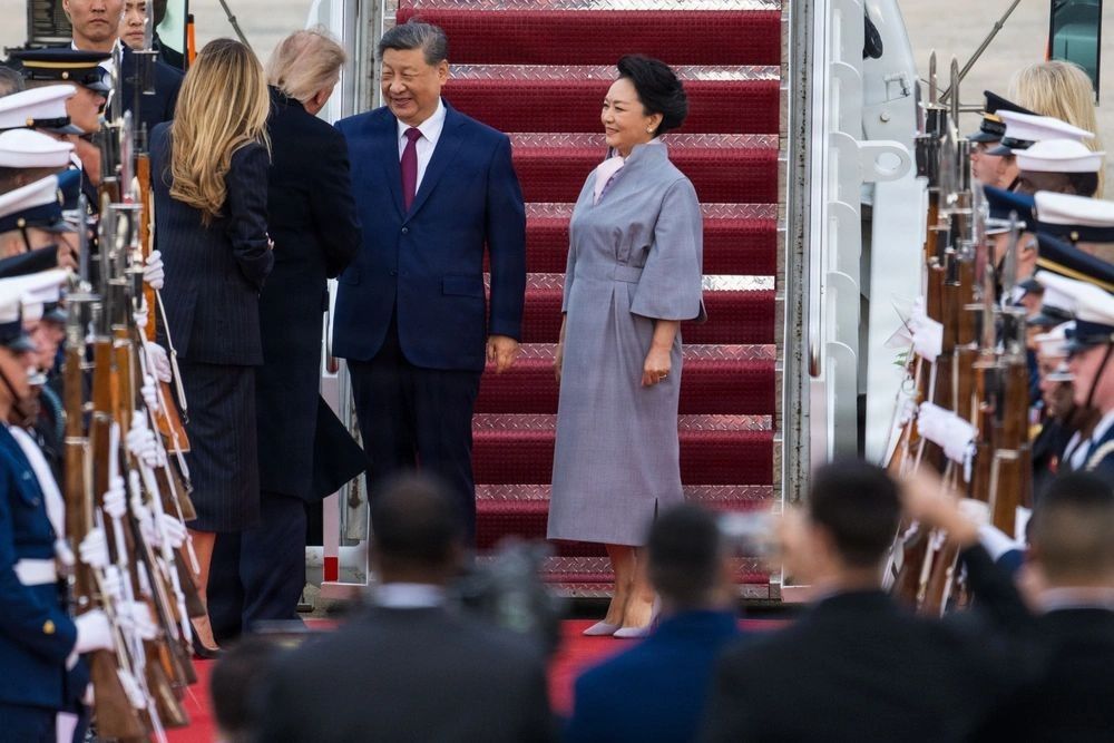 Poniedziałkowy przegląd mediów; Chiny chciały więcej ; Szpej z problemami