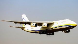 Ukraiński Antonow An-124-100M-150 w locie - zdjęcie poglądowe