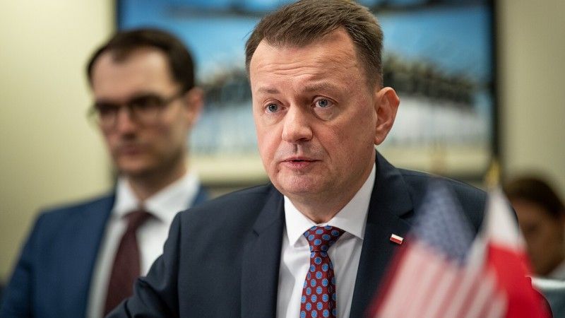 Mariusz Błaszczak rozmawia - zdjęcie poglądowe