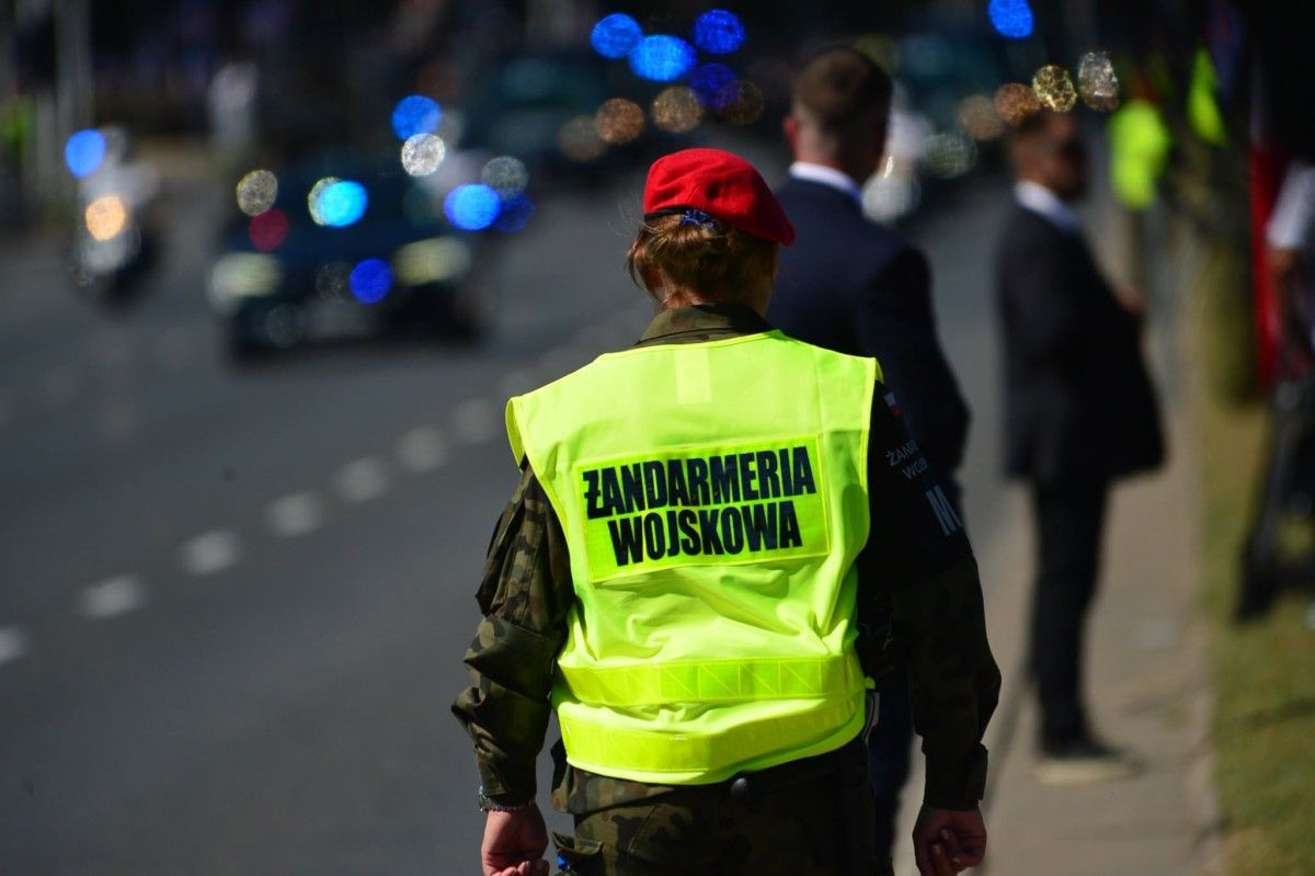 Przebadali przesyłkę do Żandarmerii Wojskowej. Nie zawierała groźnych środków