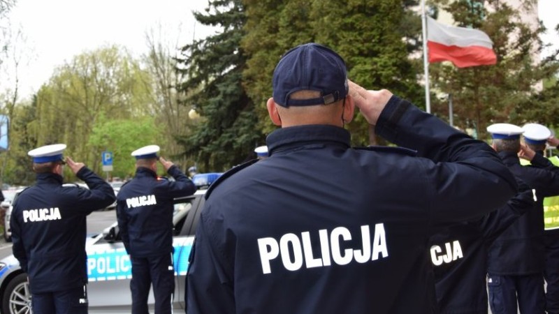 Funkcjonariusze oddali hołd zmarłemu policjantowi