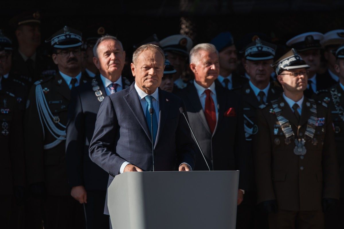 Tusk: Bezpieczeństwo Polski zależy od siły armii i sprawności państwa
