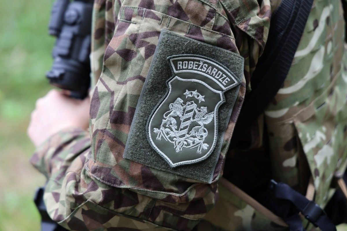 Czwartkowy przegląd mediów; Białoruś nasila presję na Łotwę ; Wojna napędza tylko część Rosji