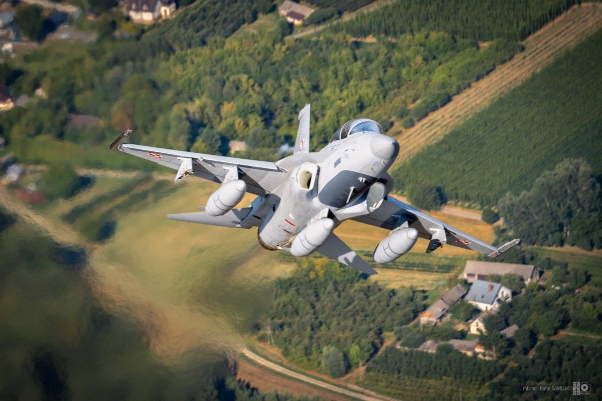 Łatwiejsza decyzja o zestrzeleniu rosyjskich dronów. FA-50 odciążą F-16