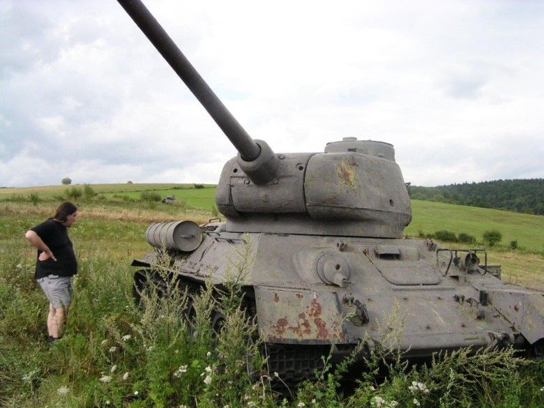 Dolina Śmierci (Udolie Smrti) to rozległy skansen sprzętu pancernego, zaaranżowany na miejscu krwawej bitwy pancernej, jaka rozegrała się 11-14 września 1944 roku.