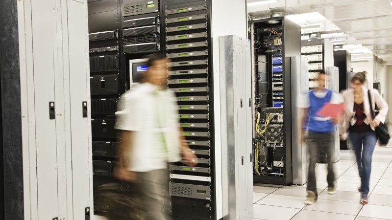 people-walking-in-a-data-center-server-room-2026-09-24-11-47-40-utc