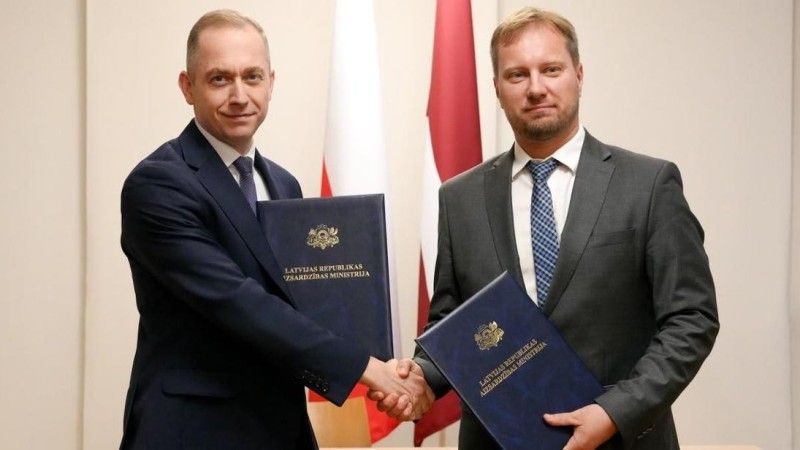 Sekretarz Stanu w MON Cezary Tomczyk i Podsekretarz Stanu (Policy Director) Rolands HENIŅŠ.