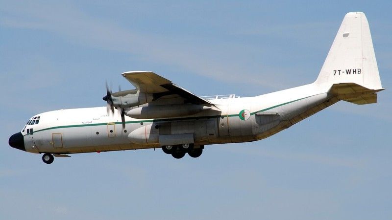 Algierski Lockheed C-130H-30 Hercules w locie - zdjęcie poglądowe