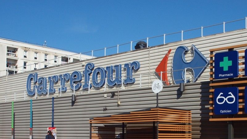 Ponad trzysta supermarketów we Francji padło ofiarą cyberataków. Znajdujące się w nich lodówki zostały rozmrożone, czyniąc mięso i mrożonki niezdatnymi do spożycia. Sprawcy pozostają nieznani.