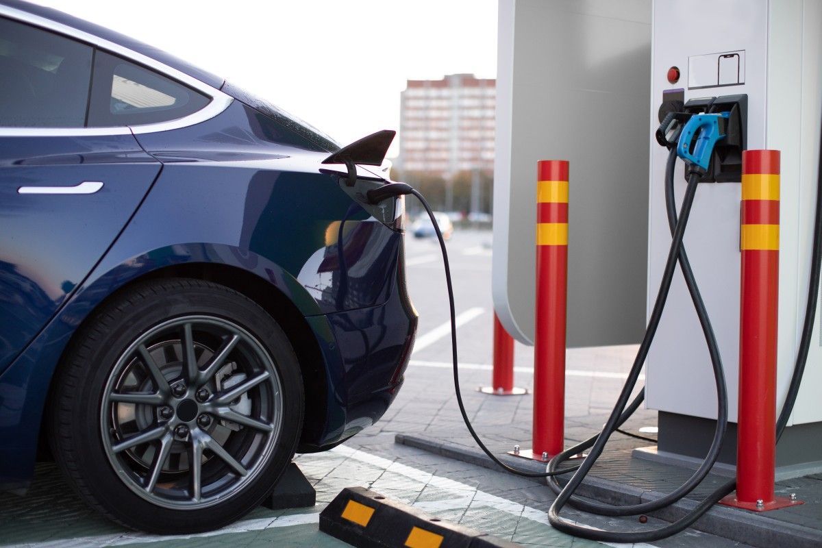 Ranking cen ładowania: jesienna korekta cenników. Tesla podnosi stawki, Powerdot obniża ceny