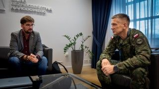 Mariusz Marszałkowski i Gen. dyw Adam Rzeczkowski podczas rozmowy w BBN