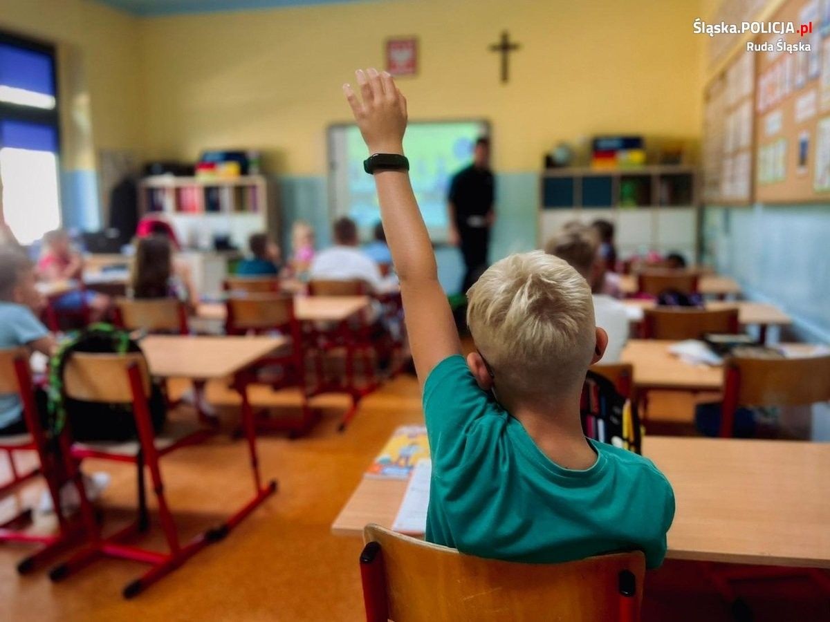 W szkole jak na lotnisku? Polacy chcą wykrywaczy metali w placówkach edukacyjnych