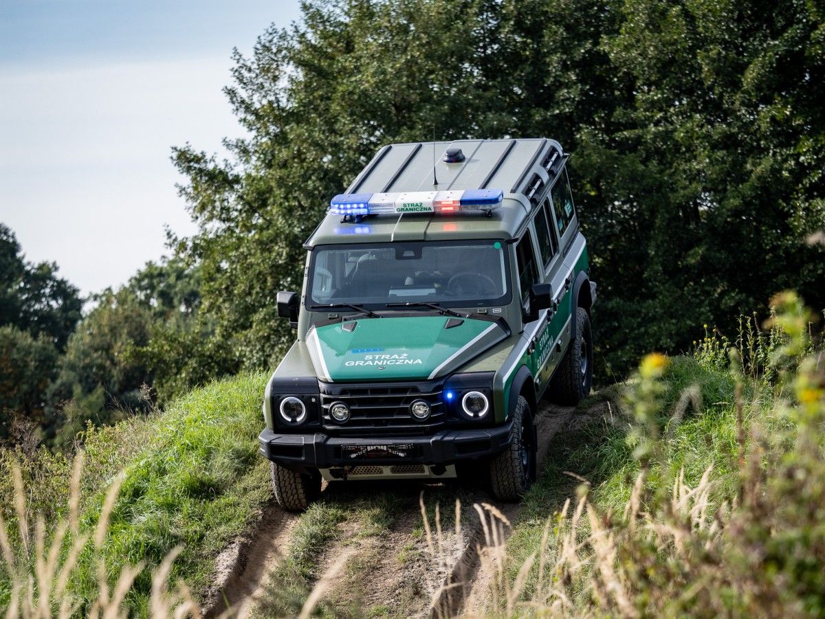 Grenadier wkracza do służby. Straż Graniczna z nowymi terenówkami