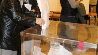 Organy rządowe szykują się do wyborów parlamentarnych. Wiceminister cyfryzacji zapowiada zwołanie zespołu ws. Bezpiecznych wyborów, zaś NASK chce eliminować fałszywe konta polityków.
